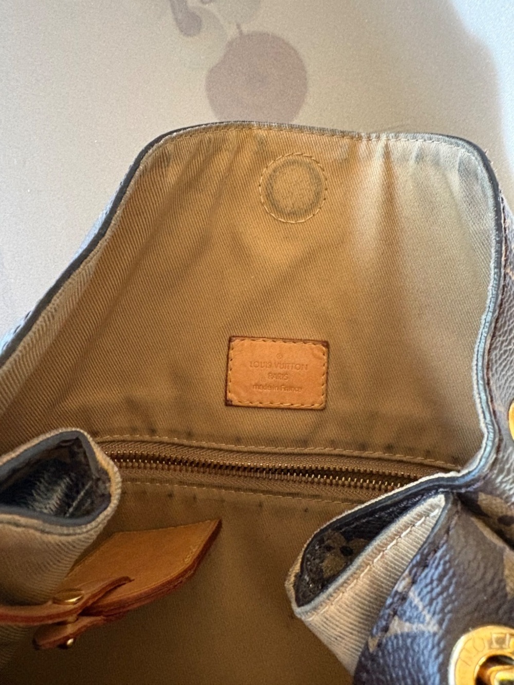 Louis Vuitton Bucket Bag - Picture 2 of 4